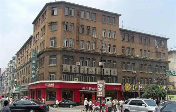 1949年，东北医药总公司办公楼（位于沈阳市太原街13 号，其中第一至第三层为30年代原建筑，第四层以上为80  年代所接盖。.jpg