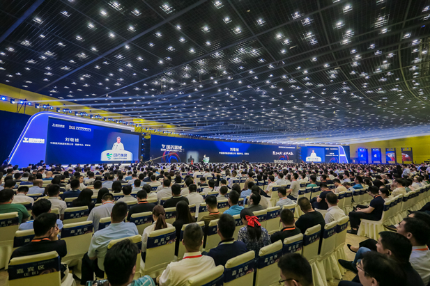 2023年9月10日至11日，国药集团党委书记、董事长刘敬桢出席2023中国医疗器械产业峰会暨国药器械生态大会并作大会开幕致辞。河南省人民政府副省长刘尚进，中国科学院院士、海南大学校长骆清铭，郑州市委副书记、市长何雄出席。.jpg
