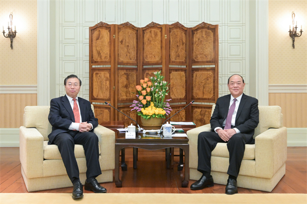 2024年2月26日，澳门特区行政长官贺一诚会见国药集团党委书记、董事长刘敬桢一行，双方就推动大健康产业发展、横琴粤澳深度合作区建设等议题交换意见-1.jpg