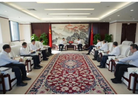 白忠泉董事长与河北省副省长赵新?；崽? border=